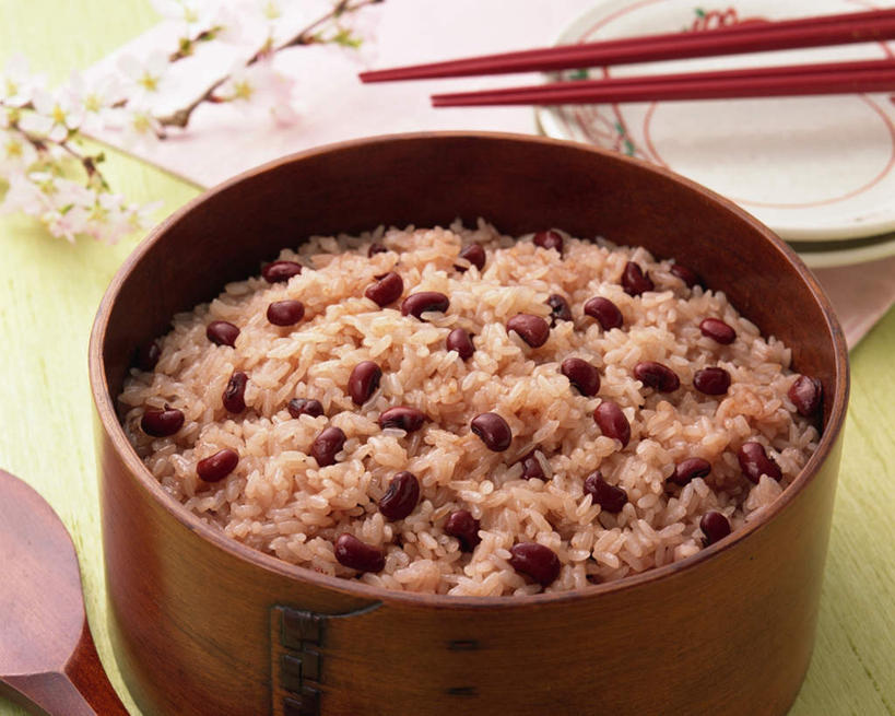 蒸笼,米饭,无人,横图,俯视,室内,特写,白天,爱情,烹饪,筷子,桌面,桌子,蔬菜,餐具,阴影,新鲜,光线,木制,碟子,盘,影子,红豆,日本料理,食品,相思豆,饭,文化,传统,菜肴,美食,食物,盘子,木制品,碟,日式料理,日式,冬青,佳肴,有机食品,绿色食品,礼节,笼屉,礼仪,相思,进餐用具,彩图,高角度拍摄