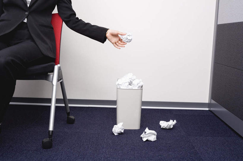 东方人,一个人,商务人士,商务女性,坐,横图,室内,白天,正面,地毯,椅子,亚洲,仅一个年轻女性,仅一个女性,仅一个人,一堆,阴影,堆叠,堆积,套装,环保,光线,影子,垃圾桶,拿,拿着,注视,黄种人,会议椅,容器,观察,看,能源,观看,储藏,堆,废纸,垃圾箱,办公椅,回收,资源,察看,储存,关注,商务装,利用,工薪阶层,低碳,循环,商务椅,培训椅,持续,年轻女性,女人,女性,亚洲人,白领,上班族,坐着,半身,彩图,贮存