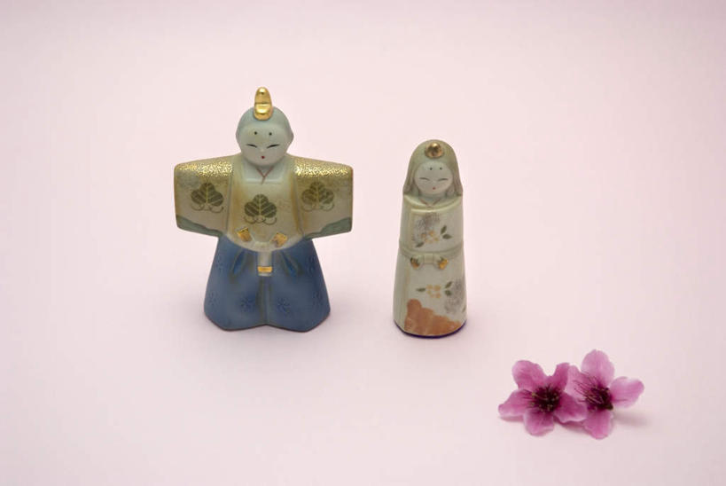 无人,横图,俯视,室内,特写,白天,白色背景,游戏,玩具,阴影,节日,庆祝,盛开,光线,娃娃,影子,梅花,玩,花蕾,文化,娱乐,花,花瓣,花朵,鲜花,两个,花苞,花蕊,庆典,休闲,益智,摄影,影棚,活动,纪念,高雅,坚强,发泄,消遣,智力,宣泄,女儿节,梅,玩耍,嬉戏,彩图,高角度拍摄,影棚拍摄,拍摄