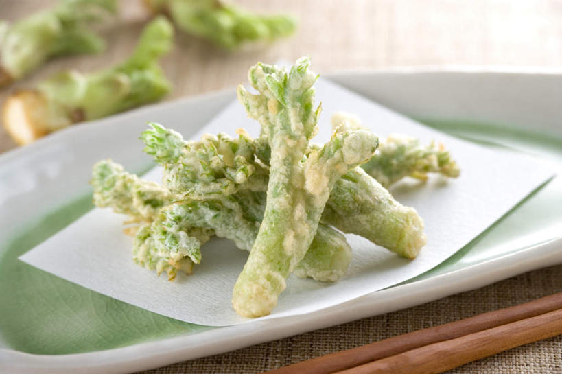 无人,横图,俯视,室内,特写,白天,烹饪,筷子,桌面,桌子,餐具,阴影,光线,木制,碟子,盘,影子,天妇罗,油炸,日本料理,食品,文化,传统,菜肴,美食,食物,盘子,木制品,碟,日式料理,佳肴,礼节,礼仪,进餐用具,彩图,高角度拍摄