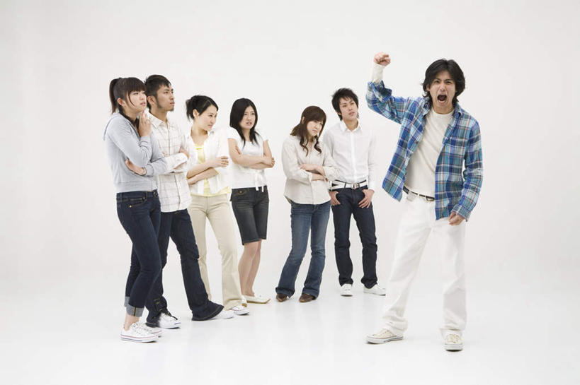 东方人,夫妻,伙伴,朋友,站,举,伸展双臂,横图,室内,白天,白色背景,正面,爱情,友谊,亚洲,阴影,服装,光线,影子,许多人,浪漫,注视,休闲装,黄种人,衣服,观察,看,托,站着,张嘴,一群人,休闲,休闲服,恩爱,喊,恋人,摄影,服饰,影棚,观看,尖叫,察看,喊叫,关注,张大嘴巴,友情,男人,男性,年轻男性,年轻女性,女人,女性,亚洲人,情侣,张开嘴,敞开双臂,举起,举手,举着,伸开双臂,向上举,向上伸,向上托,展开双肩,站立,张开手臂,张开双臂,彩图,全身,影棚拍摄,拍摄,伴侣