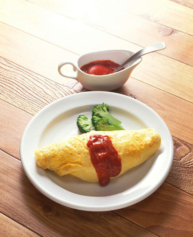 无人,竖图,俯视,室内,特写,白天,烹饪,桌面,桌子,蔬菜,餐具,阴影,新鲜,光线,木制,碟子,盘,影子,勺子,花菜,花椰菜,西兰花,蛋包饭,酱料,料理,食品,煎蛋卷,炒鸡蛋,番茄酱,菜肴,美食,食物,盘子,木制品,调羹,碟,汤匙,日式,佳肴,有机食品,绿色食品,彩图,高角度拍摄