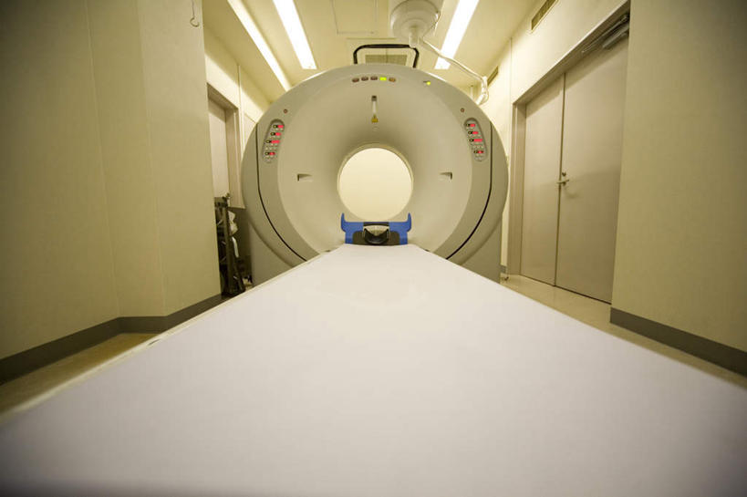 无人,医院,横图,室内,白天,正面,仪器,阴影,光线,影子,灯光,吊灯,灯,扫描仪,灯具,器械,一台,照明设备,医疗机构,彩图,病院,诊所