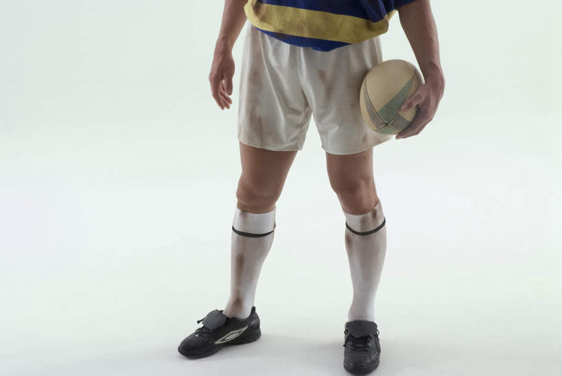 东方人,一个人,站,横图,室内,白天,白色背景,正面,运动服,排球,亚洲,仅一个男性,仅一个人,阴影,服装,光线,影子,排球装备,拿,拿着,注视,黄种人,运动器械,仅一个年轻男性,衣服,观察,看,站着,健身器械,摄影,服饰,影棚,观看,察看,衣着,穿着,关注,健身器材,衣饰,排球运动,男人,男性,年轻男性,亚洲人,站立,半身,彩图,影棚拍摄,拍摄,运动器材,运动装