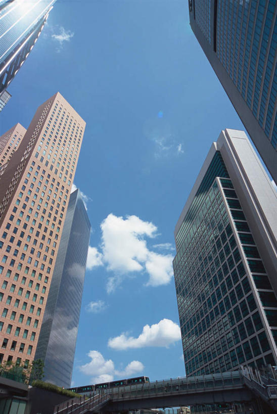 无人,高楼大厦,竖图,室外,白天,仰视,度假,办公楼,美景,城市风光,城市,大厦,建筑,摩天大楼,写字楼,汽车,电车,东京,日本,亚洲,阴影,光线,影子,景观,云,云朵,云彩,娱乐,车,蓝色,白云,蓝天,天空,阳光,楼宇,交通工具,天,享受,休闲,商务楼,景色,放松,晴朗,载具,东亚,本州,关东地方,本州岛,日本国,东京都,无轨电车,汐留,汐留区,晴空,彩图,低角度拍摄,大楼,高层建筑,高楼,摩天楼