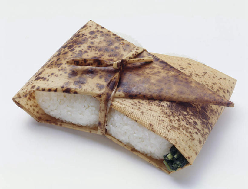 米饭,饭团,无人,横图,俯视,室内,特写,白天,白色背景,烹饪,阴影,光线,影子,日本料理,料理,食品,饭,菜肴,美食,食物,一个,日式料理,日式,摄影,佳肴,影棚,单个,五谷,彩图,高角度拍摄,影棚拍摄,拍摄