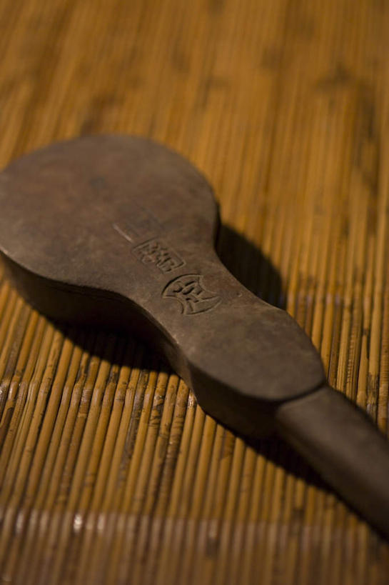 无人,竖图,俯视,室内,特写,白天,仪器,静物,阴影,光线,影子,一个,摄影,影棚,单个,古董,衡量,计量,衡器,杆秤,秤,彩图,高角度拍摄,影棚拍摄,拍摄