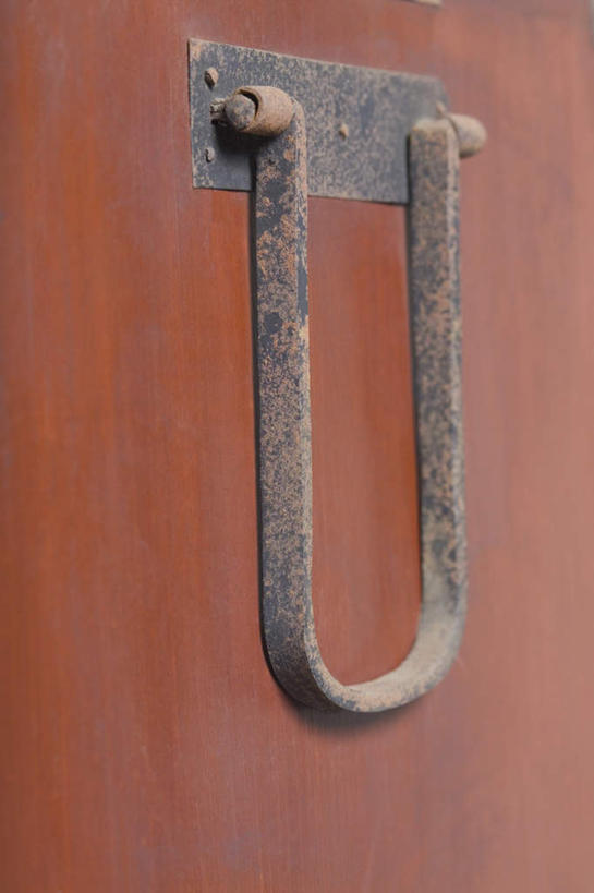 无人,竖图,室外,特写,白天,正面,柜子,抽屉,储物柜,梳妆台,一个,把手,单个,古董,储存,储备,蕴藏,贮备,拉手,彩图,贮存