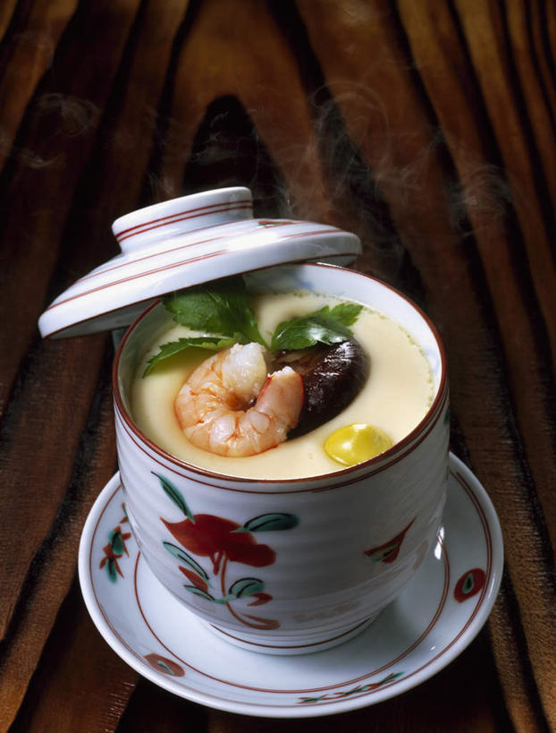 海鲜,无人,竖图,俯视,室内,特写,白天,烹饪,蔬菜,餐具,菌菇,蘑菇,蛋,鸡蛋,虾,蒸蛋,日本料理,料理,食品,菌类,水产,菜肴,美食,大虾,食物,日式料理,日式,食用菌,佳肴,对虾,海产品,斑节虾,东方对虾,中国对虾,进餐用具,烹调用具,银杏,彩图,高角度拍摄