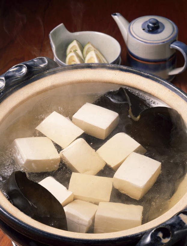 豆腐,无人,竖图,俯视,室内,特写,白天,烹饪,雾,蔬菜,餐具,一堆,许多,切开,堆叠,堆积,沸腾,新鲜,蒸汽,壶,砂锅,菌菇,日本料理,料理,食品,水蒸气,菌类,火锅,木耳,菜肴,美食,水壶,食物,白色,茶壶,日式料理,切,日式,食用菌,佳肴,有机食品,绿色食品,堆,黑木耳,豆制品,剖面,切面,蒸发,光木耳,进餐用具,烹调用具,彩图,高角度拍摄