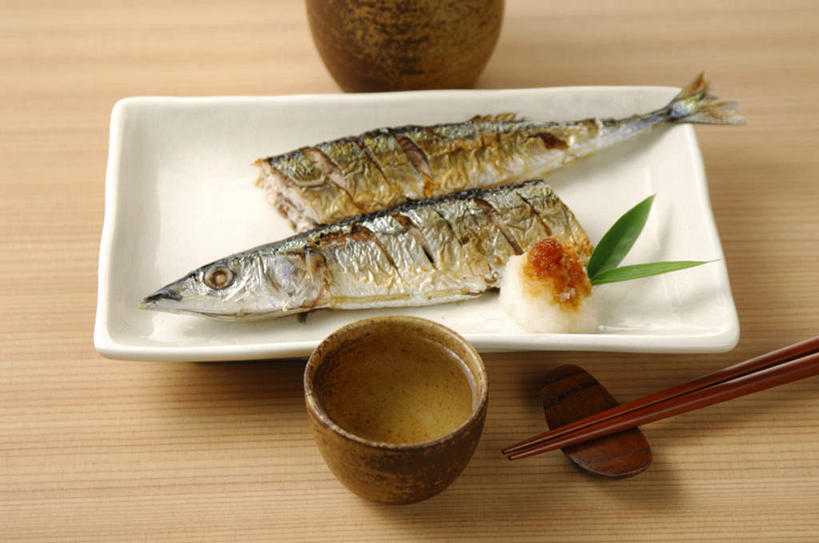 海鲜,清酒,无人,横图,俯视,室内,特写,白天,烹饪,筷子,杯子,餐具,秋刀鱼,碟子,盘,日本料理,料理,食品,文化,传统,水产,菜肴,美食,食物,盘子,水杯,碟,日式料理,日式,摄影,佳肴,影棚,竹刀鱼,清酒杯,礼节,针鱼,海产品,礼仪,进餐用具,彩图,高角度拍摄,影棚拍摄,拍摄