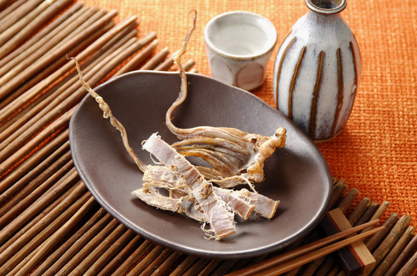 海鲜,无人,横图,俯视,室内,特写,白天,烹饪,筷子,鱿鱼,杯子,餐具,碟子,壶,盘,肉,鱼肉,日本料理,料理,食品,酒壶,米酒,文化,传统,水产,菜肴,美食,肉类,海洋生物,水壶,食物,盘子,茶壶,酒杯,水杯,碟,日式料理,日式,摄影,佳肴,影棚,礼节,水生动物,海产品,礼仪,水生物,肉食,海底动物,茶杯,进餐用具,柔鱼,枪乌贼,彩图,高角度拍摄,影棚拍摄,拍摄