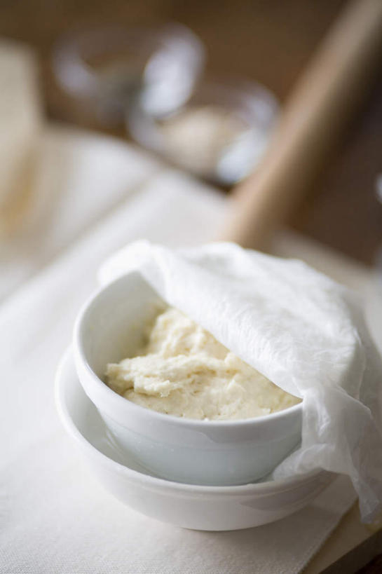 点心,无人,竖图,俯视,室内,特写,白天,餐具,朦胧,模糊,面团,食品,甜点,甜品,食物,糕点,一个,碗,甜食,摄影,影棚,单个,进餐用具,烹调用具,彩图,高角度拍摄,影棚拍摄,拍摄