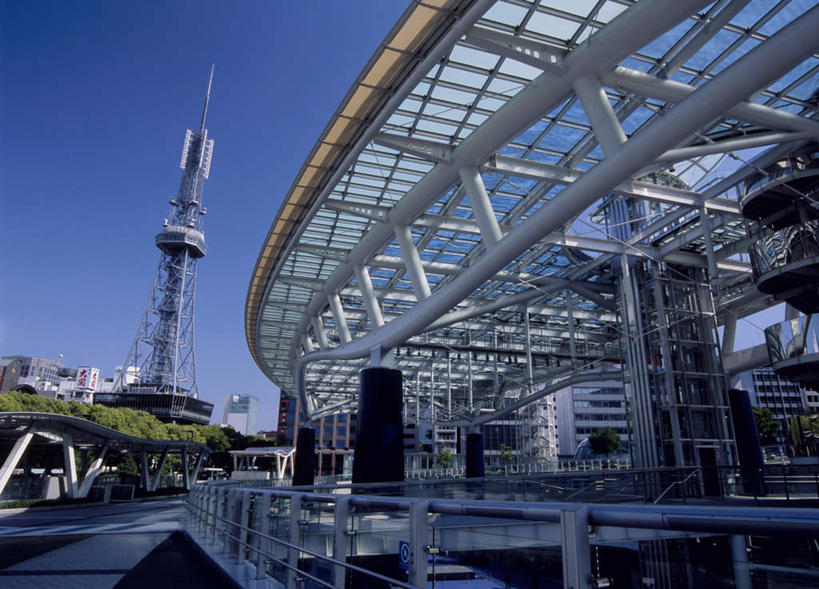 无人,栏杆,横图,室外,白天,正面,旅游,度假,草地,草坪,树林,植物,标志建筑,地标,建筑,爱知县,名古屋,日本,亚洲,建筑群,围栏,娱乐,建设,护栏,草,树,树木,蓝色,绿色,蓝天,天空,自然,天,享受,休闲,放松,生长,成长,东亚,本州,无线电通信塔,本州岛,日本国,中部地方,爱知,县厅,名古屋市,彩图