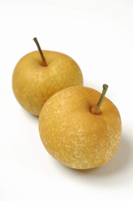 无人,竖图,俯视,室内,特写,白天,白色背景,梨,水果,新鲜,生食,食品,果实,食物,两个,香梨,摄影,有机食品,绿色食品,影棚,生梨,彩图,高角度拍摄,影棚拍摄,拍摄