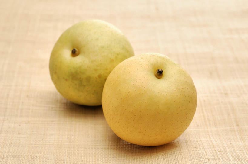 无人,横图,俯视,室内,特写,白天,梨,水果,新鲜,生食,食品,果实,食物,两个,香梨,摄影,有机食品,绿色食品,影棚,生梨,彩图,高角度拍摄,影棚拍摄,拍摄
