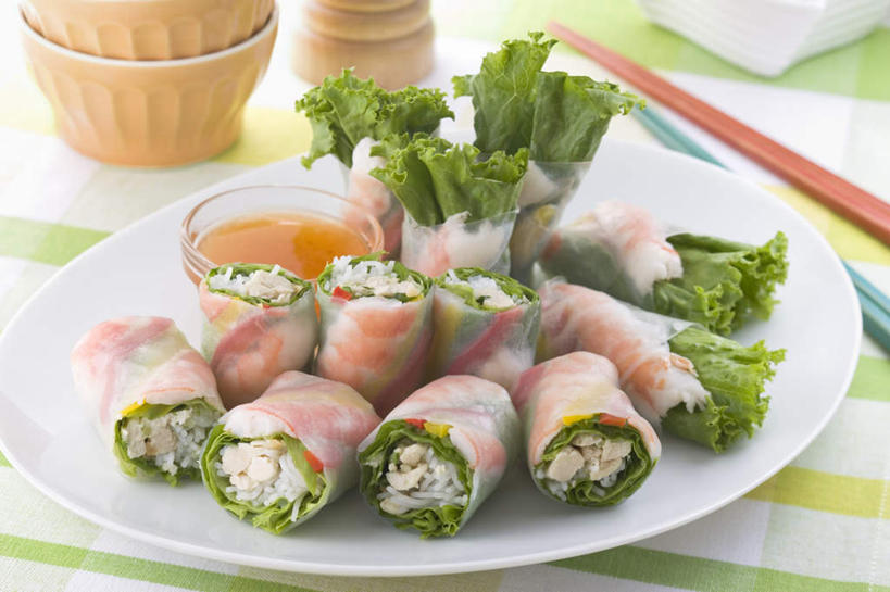 海鲜,无人,横图,俯视,室内,特写,白天,烹饪,筷子,餐具,碟子,盘,莴苣,莴笋,虾,日本料理,料理,食品,蘸料,文化,传统,水产,春卷,菜肴,美食,食物,盘子,碟,日式料理,日式,摄影,佳肴,影棚,礼节,海产品,礼仪,香笋,千金菜,进餐用具,彩图,高角度拍摄,影棚拍摄,拍摄