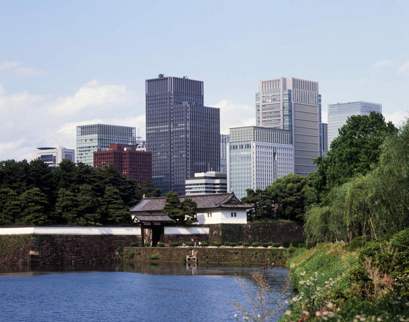 无人,高楼大厦,横图,室外,白天,正面,度假,河流,美景,树林,水,植物,门,城市风光,城市,大厦,建筑,摩天大楼,东京,日本,亚洲,大门,河水,景观,水流,云,云朵,云彩,娱乐,树,树木,蓝色,绿色,白云,蓝天,天空,自然,门框,天,享受,休闲,景色,放松,千代田区,生长,晴朗,成长,东亚,本州,护城河,关东地方,本州岛,日本国,东京都,丸之内,晴空,彩图,大楼,高层建筑,高楼,摩天楼