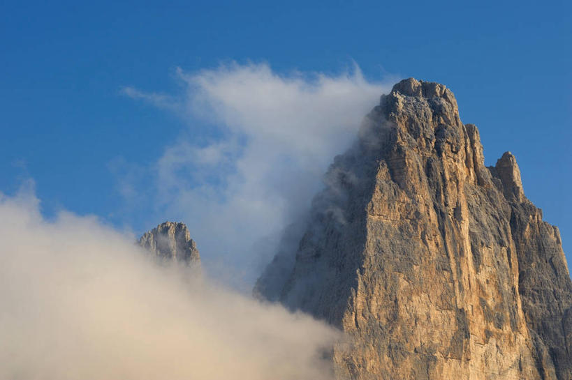 无人,横图,俯视,室外,白天,旅游,度假,石头,美景,山,山脉,意大利,欧洲,阿尔卑斯山,石子,景观,山峰,云,云朵,山峦,云彩,娱乐,蓝色,白云,蓝天,天空,自然,群山,天,享受,休闲,景色,放松,晴朗,南欧,自然风光,阿尔卑斯山脉,意大利共和国,威内托,威内托大区,多洛米蒂山脉,贝卢诺,贝卢诺省,石块,岩石,晴空,彩图,高角度拍摄,波尔萨诺,博尔扎诺,特伦托自治省