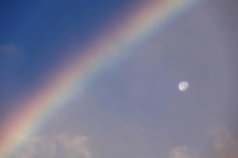 无人,横图,室外,白天,仰视,旅游,度假,彩虹,美景,西班牙,欧洲,景观,月亮,云,云朵,月光,云彩,娱乐,蓝色,白云,蓝天,天空,自然,天,享受,休闲,景色,放松,晴朗,明亮,加纳利群岛,南欧,自然风光,加那利群岛,西班牙王国,皎洁,戈梅拉岛,虹,虹桥,七彩虹,晴空,天虹,彩图,低角度拍摄