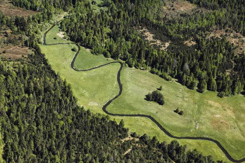 无人,农田,横图,俯视,航拍,室外,白天,旅游,度假,庄稼,农作物,河流,美景,森林,树林,水,植物,德国,欧洲,曲折,弯曲,河水,景观,水流,娱乐,树,树木,绿色,自然,享受,休闲,景色,放松,蜿蜒,生长,成长,西欧,鸟瞰,自然风光,德意志联邦共和国,巴伐利亚,巴伐利亚州,拜恩州,拜恩自由州,彩图,高角度拍摄,耕地,庄稼田,上巴伐利亚行政区