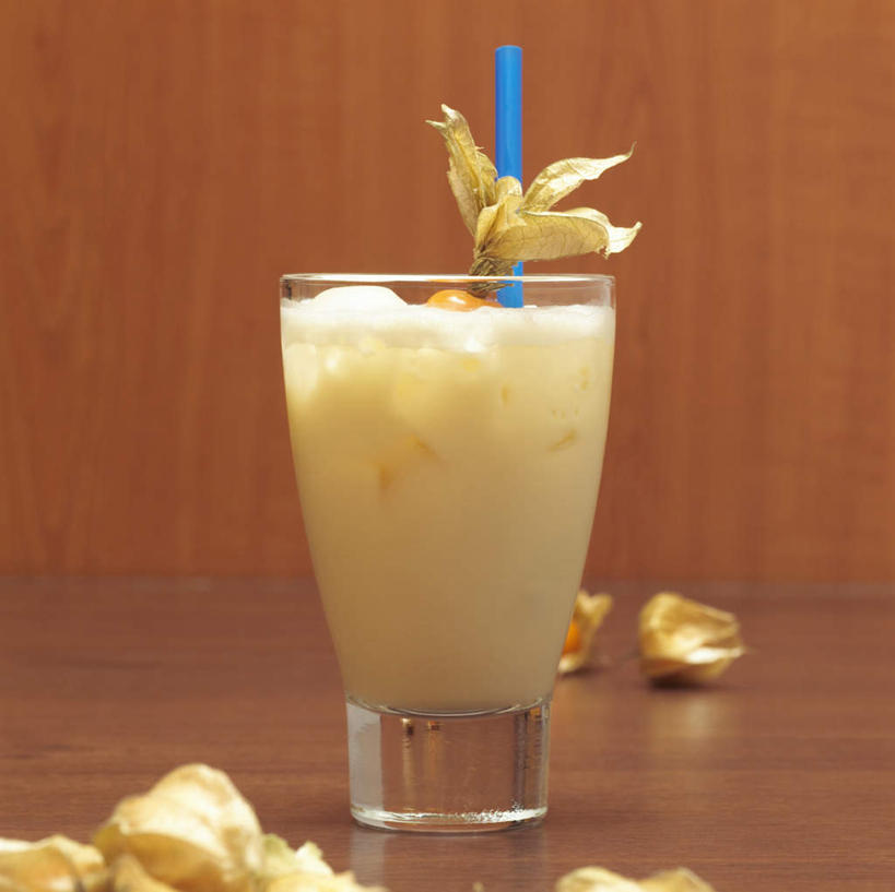 无人,方图,室内,特写,白天,正面,浆果,椰子,杯子,水果,阴影,新鲜,反射,木制,影子,塑料,墙,冰,生食,冰块,食品,果实,酒类,一杯,文化,冷冻,墙壁,墙面,玻璃制品,酒,食物,饮料,一个,蓝色,木制品,水杯,塑料制品,吸管,鸡尾酒,寒冷,调酒,摄影,有机食品,绿色食品,影棚,冷藏,单个,冰冷,创造,空心,想象,冬樱花,饮管,大椰,胥余,椰瓢,越王头,保鲜,悸动,冬海棠,高盆樱,凤梨园,凤梨园鸡尾酒,玻璃杯,彩图,影棚拍摄,拍摄,圆柱状