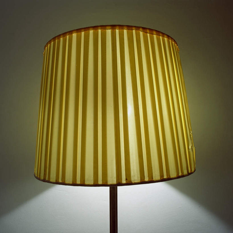 无人,家,横图,室内,特写,白天,正面,静物,阴影,光线,影子,房屋,墙,屋子,灯光,楼房,墙壁,墙面,住宅,灯,灯具,照明设备,床头灯,彩图,房子