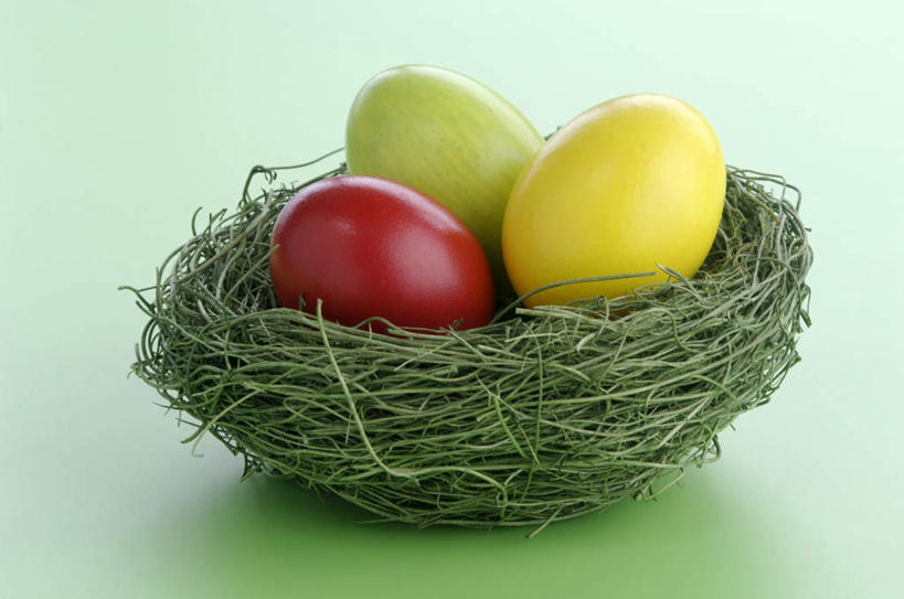 无人,横图,俯视,室内,特写,白天,草地,植物,复活节,绿色背景,阴影,节日,庆祝,反射,鸟巢,影子,蛋,青色,文化,草,三个,黄色,红色,绿色,庆典,摄影,影棚,纪念,彩蛋,复活节彩蛋,彩图,高角度拍摄,影棚拍摄,拍摄