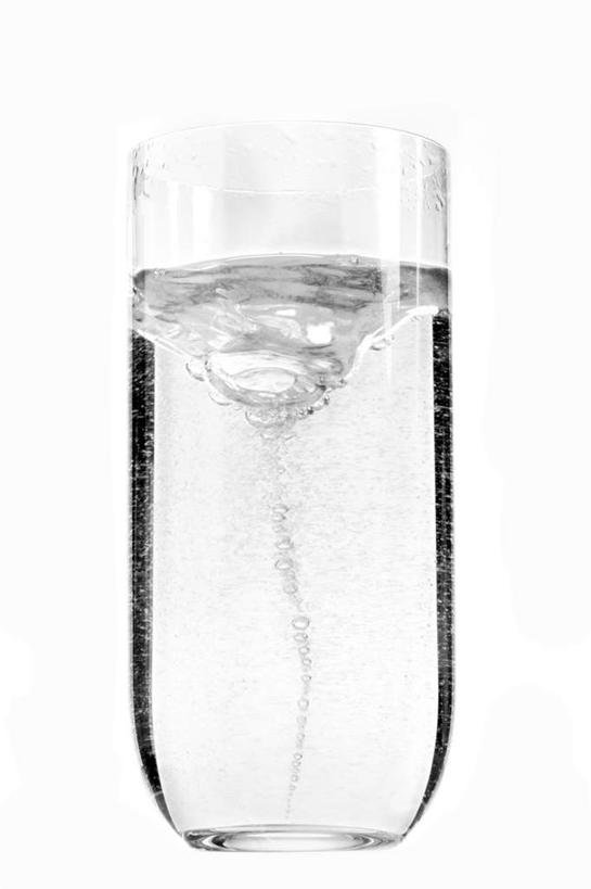 无人,竖图,室内,特写,白天,白色背景,正面,水,静物,液体,塑料,饮用水,一个,瓶子,塑料制品,矿泉水,摄影,影棚,单个,一瓶,蒸馏水,彩图,影棚拍摄,拍摄