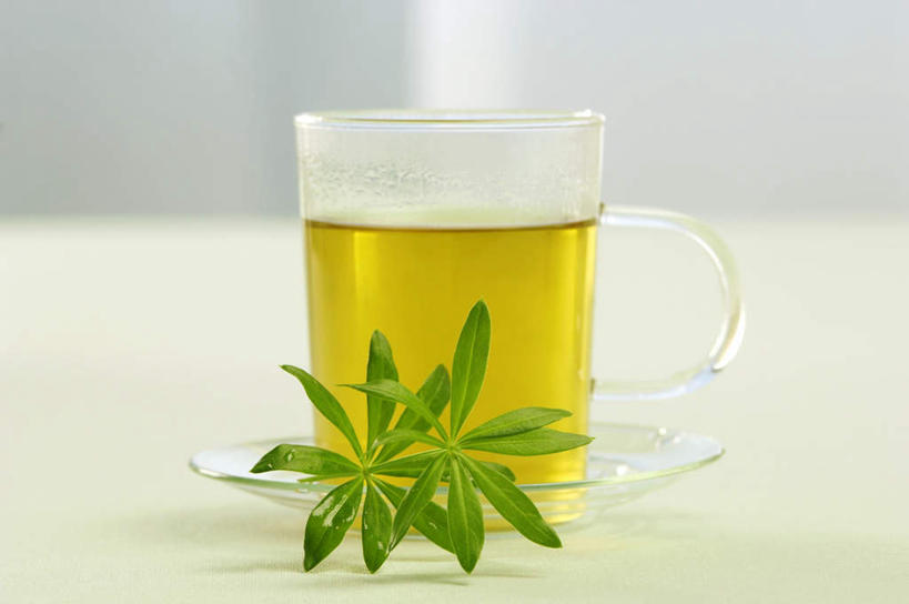 无人,横图,俯视,室内,特写,白天,幸福,茶,杯子,叶子,朦胧,模糊,茶叶,绿叶,饮品,一杯,娱乐,玻璃制品,水杯,花茶,享受,休闲,温馨,嫩叶,放松,乐趣,保健,养生,花草茶,舒适,香花茶,香片,熏花茶,叶,叶片,玻璃杯,彩图,高角度拍摄