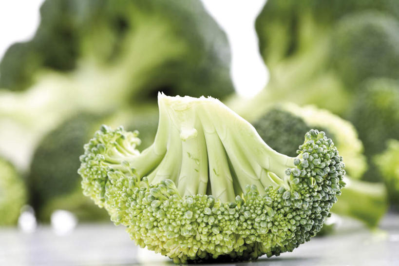 无人,横图,室内,特写,白天,白色背景,正面,蔬菜,许多,阴影,朦胧,模糊,新鲜,反射,影子,花菜,花椰菜,西兰花,食品,食物,摄影,有机食品,绿色食品,影棚,彩图,影棚拍摄,拍摄