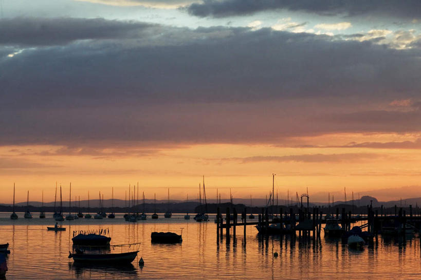 无人,码头,横图,室外,白天,正面,旅游,度假,美景,日落,港口,轮船,船,欧洲,柱子,景观,晚霞,霞光,云,云朵,落日,云彩,娱乐,白云,自然,黄昏,交通工具,享受,休闲,景色,彩霞,放松,淡水湖,自然风光,载具,缆绳,系船柱,缆绳桩,缆绳柱,系缆桩,夕照,博登湖,康斯坦茨湖,夕阳,彩图,摆渡口,埠头,渡口,渡头,港湾,海港,货运码头,口岸,商港,斜阳