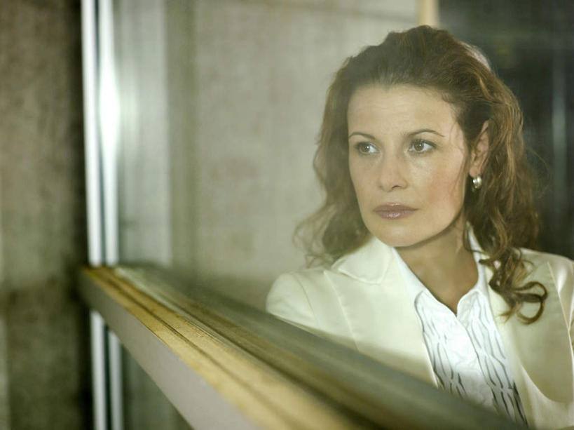 西方人,一个人,商务人士,商务女性,办公室,站,横图,室内,白天,正面,窗户,欧洲,欧洲人,仅一个女性,仅一个人,套装,朦胧,模糊,注视,玻璃窗,观察,看,站着,仅一个中年女性,观看,察看,关注,商务装,工薪阶层,女人,女性,中年女性,白种人,白领,上班族,站立,半身,彩图