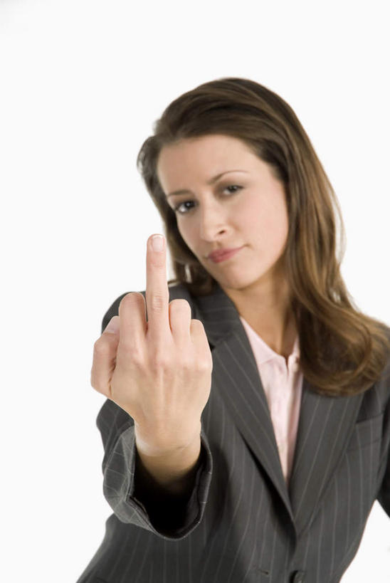 西方人,中指,一个人,商务人士,商务女性,站,竖图,室内,白天,白色背景,正面,欧洲,欧洲人,仅一个年轻女性,仅一个女性,仅一个人,指,套装,注视,方向,观察,看,手势,站着,向上,竖,摄影,影棚,观看,翘,察看,指向,鄙视,关注,挑衅,商务装,工薪阶层,藐视,讽刺,蔑视,嘲笑,人身攻击,年轻女性,女人,女性,白种人,白领,上班族,站立,半身,彩图,影棚拍摄,拍摄