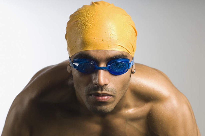 脸,头,脸颊,一个人,运动员,蹲,横图,室内,特写,白天,白色背景,正面,亚洲,仅一个男性,仅一个人,泳帽,眼镜,泳镜,注视,裸露,肩膀,仅一个年轻男性,游泳眼镜,观察,看,摄影,影棚,观看,察看,关注,裸,游泳运动员,男人,男性,年轻男性,亚洲人,印度人,头部,脸部,脸蛋,面部,体育运动员,运动选手,蹲着,半身,彩图,影棚拍摄,拍摄
