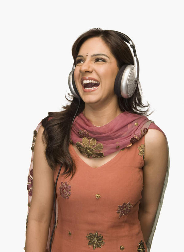 痣,一个人,坐,笑,微笑,露齿笑,竖图,室内,白天,白色背景,正面,民族服装,项链,亚洲,仅一个年轻女性,仅一个女性,仅一个人,话务员,注视,耳机,耳麦,话筒,观察,看,祈福,摄影,影棚,观看,察看,麦克风,关注,客服人员,电话销售,纱丽,吉祥痣,朱砂痣,避邪,消灾,迪勒格,年轻女性,女人,女性,亚洲人,印度人,接线员,坐着,半身,彩图,影棚拍摄,传统服装,民俗服,拍摄