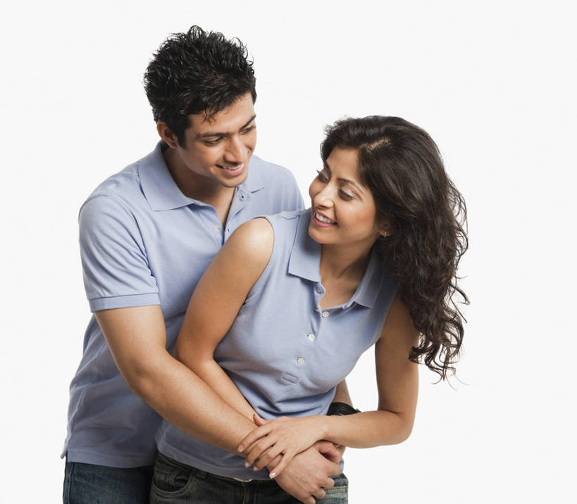 两个人,站,笑,微笑,露齿笑,横图,室内,白天,白色背景,正面,爱情,幸福,亚洲,服装,浪漫,注视,休闲装,相视,衣服,观察,看,站着,休闲,游玩,温暖,温馨,面对面,休闲服,恩爱,恋爱,恋人,摄影,服饰,影棚,观看,对视,和睦,察看,互视,关注,相对,陪同,相看,密意,蜜意,陪伴,男人,男性,年轻男性,年轻女性,女人,女性,亚洲人,印度人,情侣,嬉戏,拥抱,站立,半身,彩图,影棚拍摄,深情,拍摄,伴侣,融洽