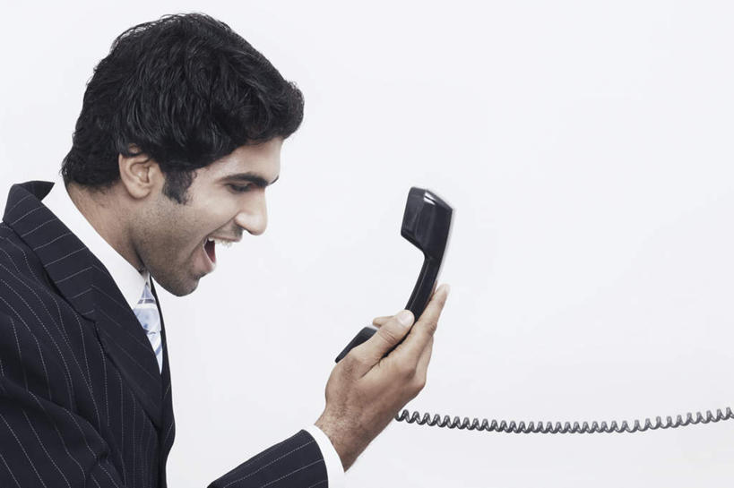 一个人,商务人士,商务男性,站,笑,打电话,微笑,横图,室内,白天,白色背景,侧面,衬衫,电话,亚洲,仅一个男性,仅一个人,套装,注视,通讯设备,仅一个年轻男性,话筒,低头,观察,看,站着,张嘴,电话线,摄影,影棚,观看,大叫,察看,关注,商务装,张大嘴巴,工薪阶层,交流,男人,男性,年轻男性,亚洲人,印度人,白领,上班族,电话机,张开嘴,沟通,通话,站立,半身,彩图,影棚拍摄,衬衣,拍摄