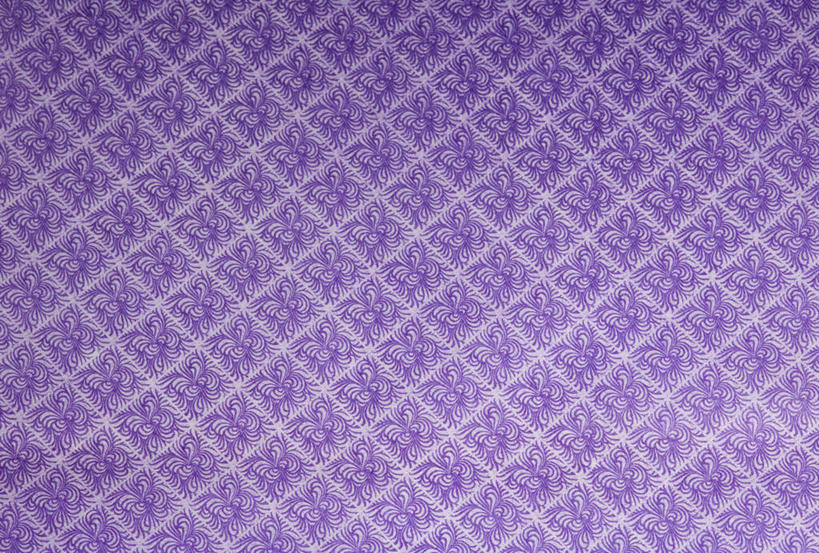 无人,横图,室内,特写,白天,正面,神秘,静物,阴影,花纹,反射,纹路,格子,图案,纹理,影子,紫色,优美,庄重,高贵,消极,肌理,冷色,孤寂,彩图,奢华