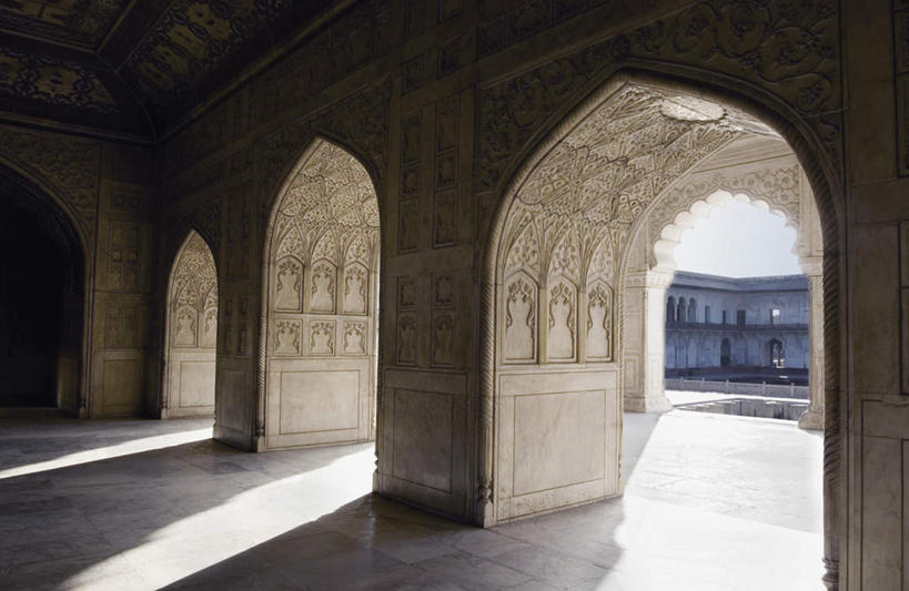 无人,宫殿,横图,室内,白天,正面,旅游,度假,名胜古迹,门,标志建筑,地标,建筑,印度,亚洲,阴影,遗迹,光线,影子,拱门,古迹,文物,娱乐,建设,古建筑,阳光,门框,享受,休闲,旅游胜地,放松,古堡,南亚,古文明,印度共和国,北方邦,阿格拉堡,阿格拉红堡,红堡,彩图