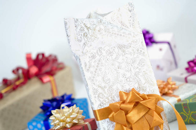 无人,横图,俯视,室内,特写,白天,静物,礼盒,礼物,许多,朦胧,模糊,装饰,包装,纸盒,缎带,盒子,包装盒,礼品盒,礼品,彩图,高角度拍摄