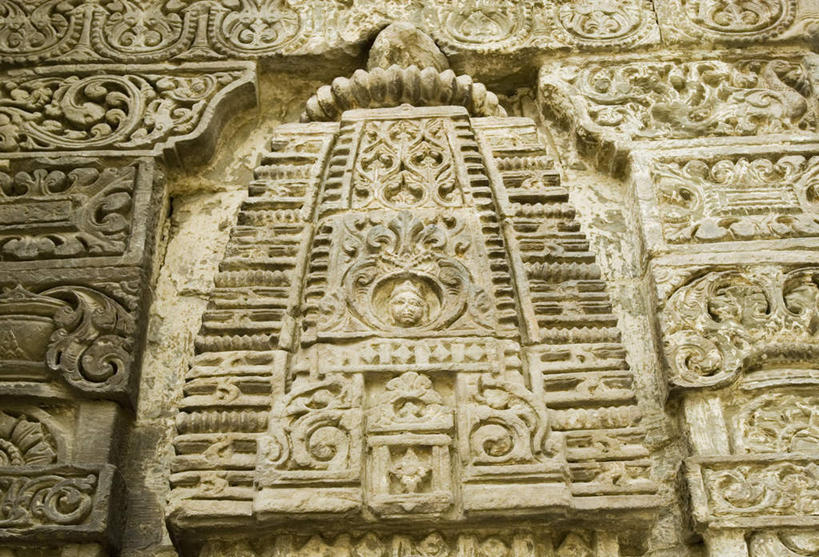 无人,寺庙,横图,室外,白天,仰视,旅游,度假,名胜古迹,标志建筑,地标,建筑,雕塑,印度,亚洲,阴影,节日,遗迹,艺术,装饰,光线,雕刻,雕像,影子,墙,燃烧,古迹,文化,文物,娱乐,建设,古建筑,石雕,墙壁,墙面,阳光,香火,工艺品,庙宇,祈祷,享受,休闲,健康,旅游胜地,放松,许愿,宗教,信仰,纪念,祈求,美术,主题,南亚,陈列,古文明,喜马偕尔邦,印度共和国,功能,美学,高山之州,喜马偕尔,纳拉亚那庙,天女神庙,平安,彩图,低角度拍摄,庙,寺