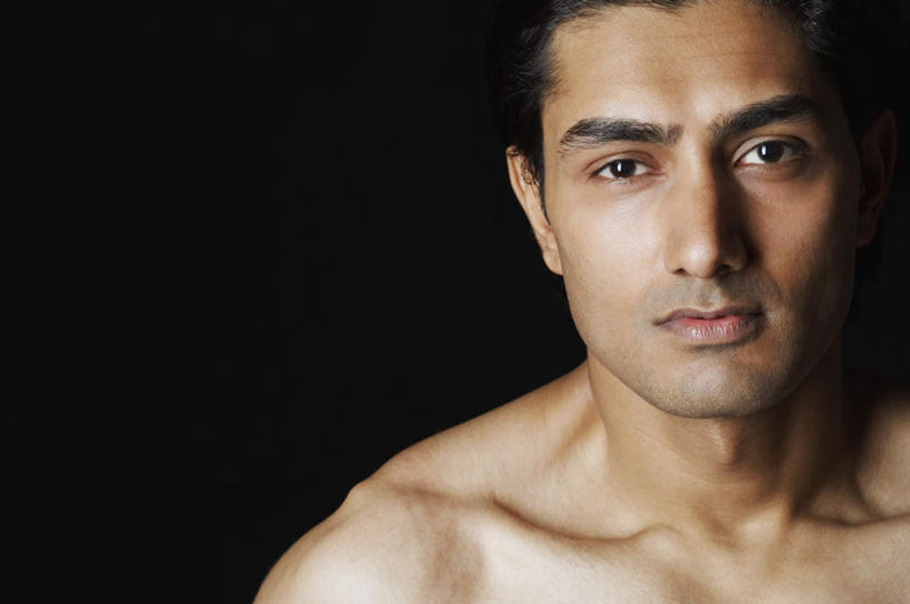 脸,头,脸颊,脖子,锁骨,肩胛骨,胸骨,肋骨,肌肉,健壮,一个人,横图,室内,特写,白天,正面,亚洲,仅一个男性,仅一个人,黑色背景,注视,裸露,肩膀,仅一个年轻男性,观察,看,健康,活力,力量,摄影,影棚,观看,青春,察看,强壮,关注,裸,胸椎,腰骨,肋软骨,男人,男性,年轻男性,亚洲人,印度人,头部,脖,颈,颈部,脸部,脸蛋,面部,半身,彩图,影棚拍摄,拍摄