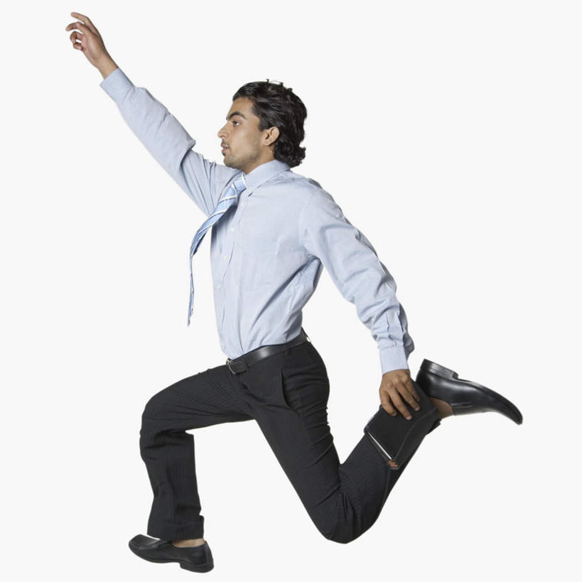 一个人,商务人士,商务男性,举,横图,室内,白天,白色背景,正面,衬衫,亚洲,仅一个男性,仅一个人,握,套装,记事本,拿,拿着,注视,仅一个年轻男性,本子,笔记本,观察,看,托,握着,摄影,影棚,观看,察看,单脚站立,关注,商务装,工薪阶层,男人,男性,年轻男性,亚洲人,印度人,白领,上班族,举起,举手,举着,向上举,向上伸,向上托,彩图,全身,影棚拍摄,衬衣,拍摄