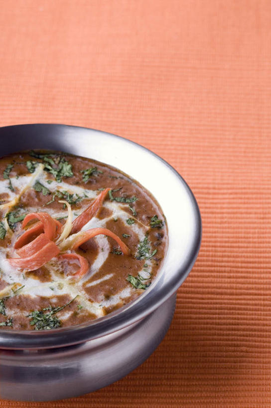 咖哩,无人,竖图,俯视,室内,特写,白天,烹饪,红色背景,调料,香料,料理,食品,调味品,调味料,咖喱,菜肴,美食,食物,奶油,西式,摄影,佳肴,影棚,乳制品,激凌,克林姆,淇淋,印度菜,印度料理,彩图,高角度拍摄,影棚拍摄,拍摄