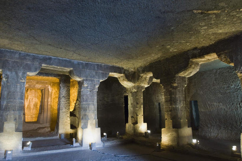 无人,横图,室内,白天,正面,旅游,度假,石头,名胜古迹,标志建筑,地标,建筑,印度,亚洲,节日,遗迹,石子,柱子,墙,古迹,文化,文物,娱乐,建设,古建筑,废墟,墙壁,墙面,祈祷,享受,休闲,健康,旅游胜地,放松,许愿,宗教,信仰,纪念,祈求,基督教,天主教,修道院,南亚,信念,古文明,印度共和国,马哈拉施特拉邦,神学院,修院,隐修院,阿旃陀,平安,石块,彩图