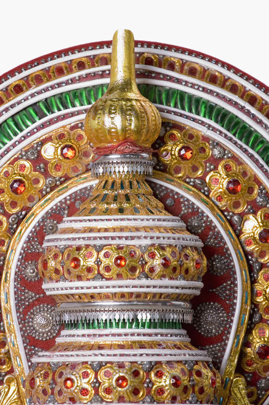 无人,竖图,室内,特写,白天,白色背景,正面,民族服装,跳舞,服装,装饰,头巾,衣服,摄影,服饰,影棚,华丽,修饰,点缀,衣着,穿着,舞姿,表演服,演出服,衬托,美观,雅致,雅观,衣饰,道具服,卡塔卡利舞,莫赫尼亚特姆舞,彩图,影棚拍摄,传统服装,民俗服,拍摄,舞蹈