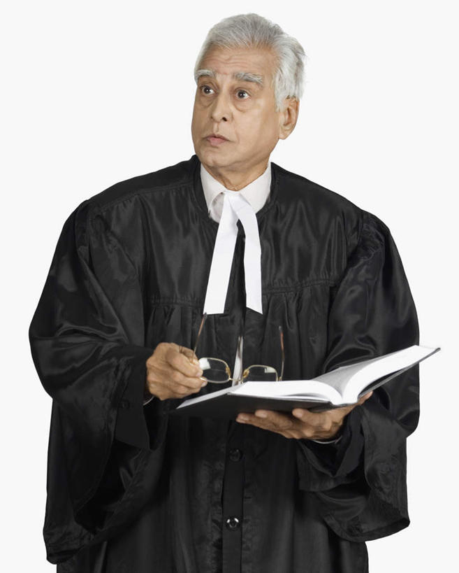 一个人,牧师,传教士,站,竖图,室内,白天,白色背景,正面,工作服,民族服装,制服,书籍,亚洲,仅一个男性,仅一个人,握,眼镜,拿,拿着,注视,观察,看,站着,仅一个老年男性,握着,摄影,影棚,观看,察看,关注,近视眼镜,工作制服,老年男性,男人,男性,亚洲人,印度人,书,图书,传道者,祭司,教士,神甫,神父,站立,半身,彩图,影棚拍摄,传统服装,工作套服,民俗服,拍摄