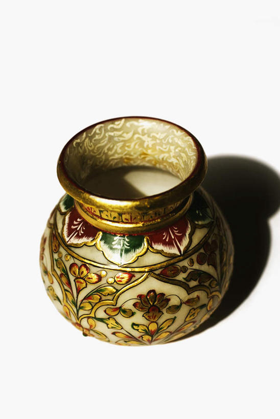 无人,竖图,俯视,室内,特写,白天,白色背景,绘画,静物,花瓶,阴影,花纹,反射,彩绘,瓷器,影子,陶瓷,陶瓷制品,一个,瓶子,摄影,影棚,单个,陶艺,彩釉,画画,彩图,高角度拍摄,影棚拍摄,拍摄