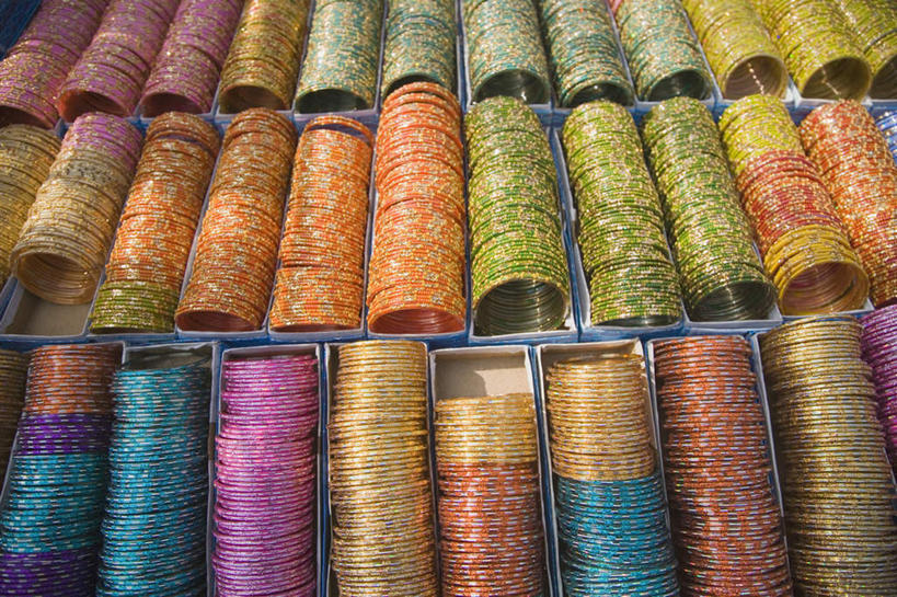 无人,商店,横图,俯视,彩色,室内,特写,白天,度假,美景,城市风光,城市,静物,印度,亚洲,许多,塑料,景观,娱乐,商铺,盒子,装饰品,排列,容器,饰品,手链,首饰,塑料制品,享受,休闲,景色,放松,手镯,储藏,五颜六色,色彩斑斓,储存,南亚,五彩缤纷,镯子,首府,印度共和国,五彩斑斓,市肆,商号,摆列,五光十色,安得拉,安得拉邦,海得拉巴,海德拉巴,彩图,高角度拍摄,店铺,布列,分列,贮存